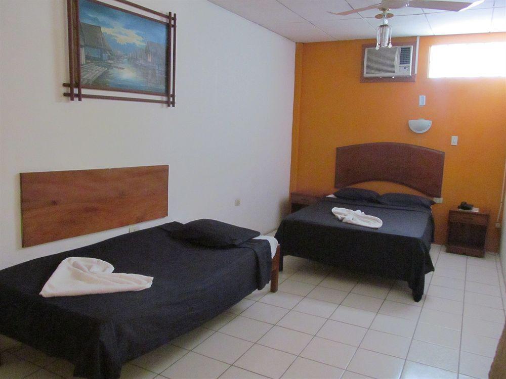Hotel La Casona Iquitos Exteriör bild