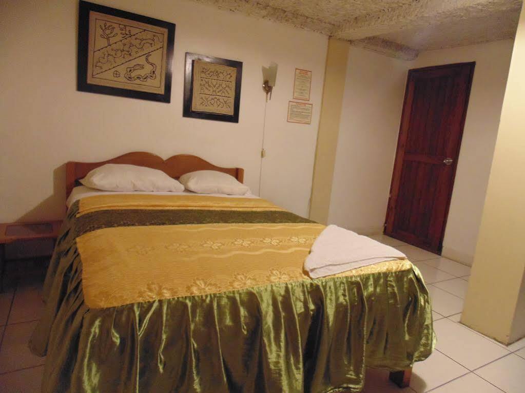 Hotel La Casona Iquitos Exteriör bild